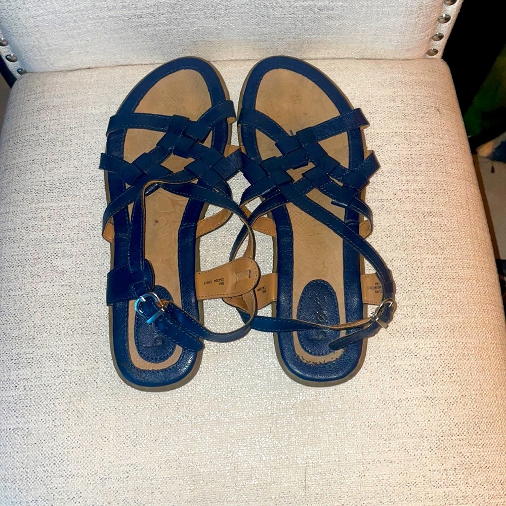 Born navy blue leather sandals size 9 excellent used condition
